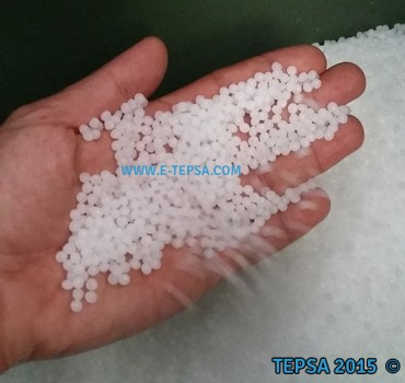 Granza de polietileno, materia prima de plastico.