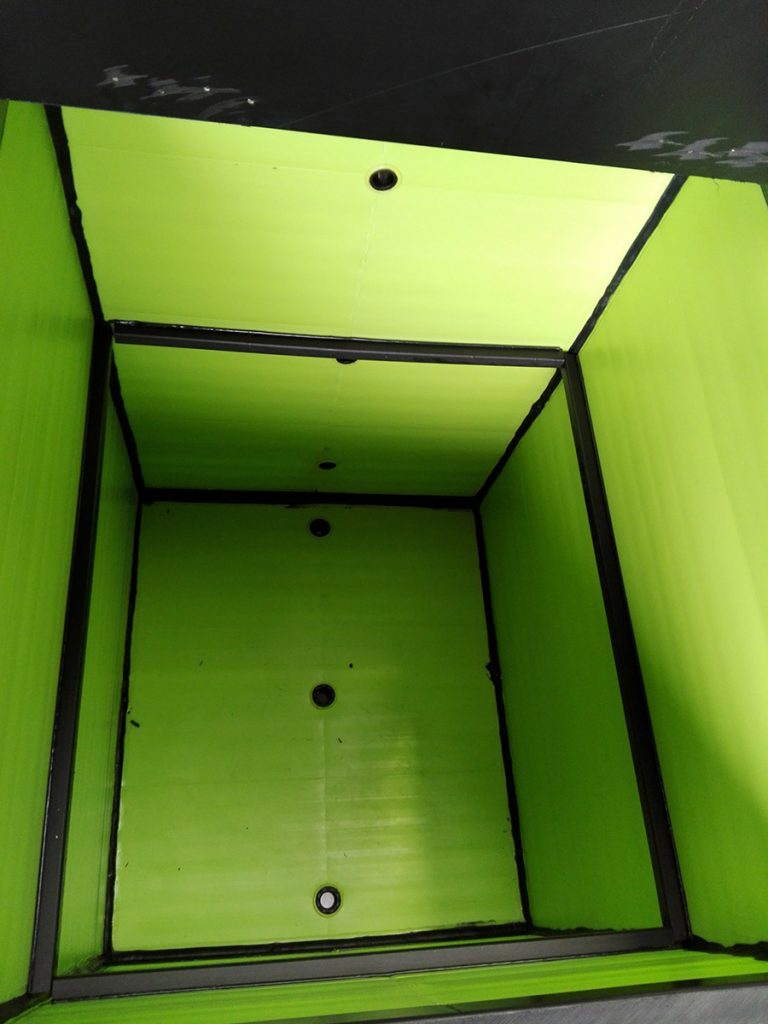 Interior de arcon plastico para alimentos