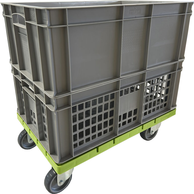 carrito verde con dos cajas grises apiladas encima